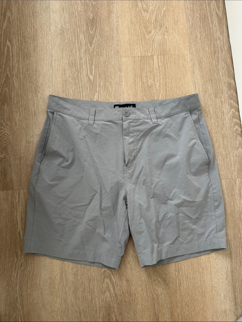 Travis Mathew Gray Flat-Front Men's Shorts